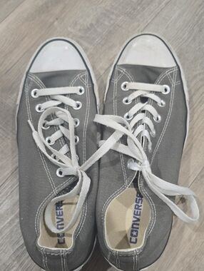 * EUC * Converse All Star Tennis Shoes